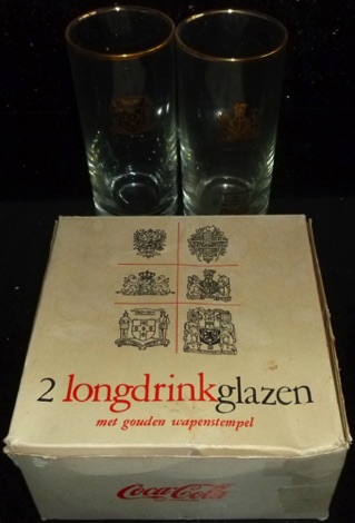 32138-2 € 20,00 coca cola glazen 2 in doosje met gouden opdruk 1x english gin en 1x Jamaica rum.jpeg